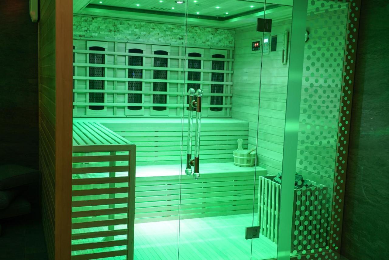 Luxury Villa Moravany nad Váhom エクステリア 写真