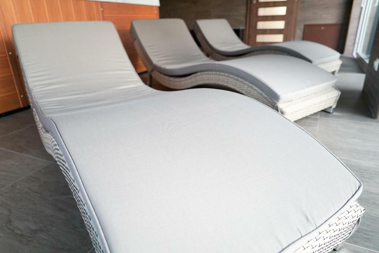 Luxury Villa Moravany nad Váhom エクステリア 写真