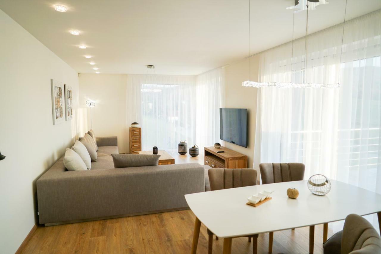 Luxury Villa Moravany nad Váhom エクステリア 写真