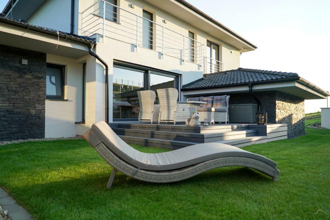 Luxury Villa Moravany nad Váhom エクステリア 写真