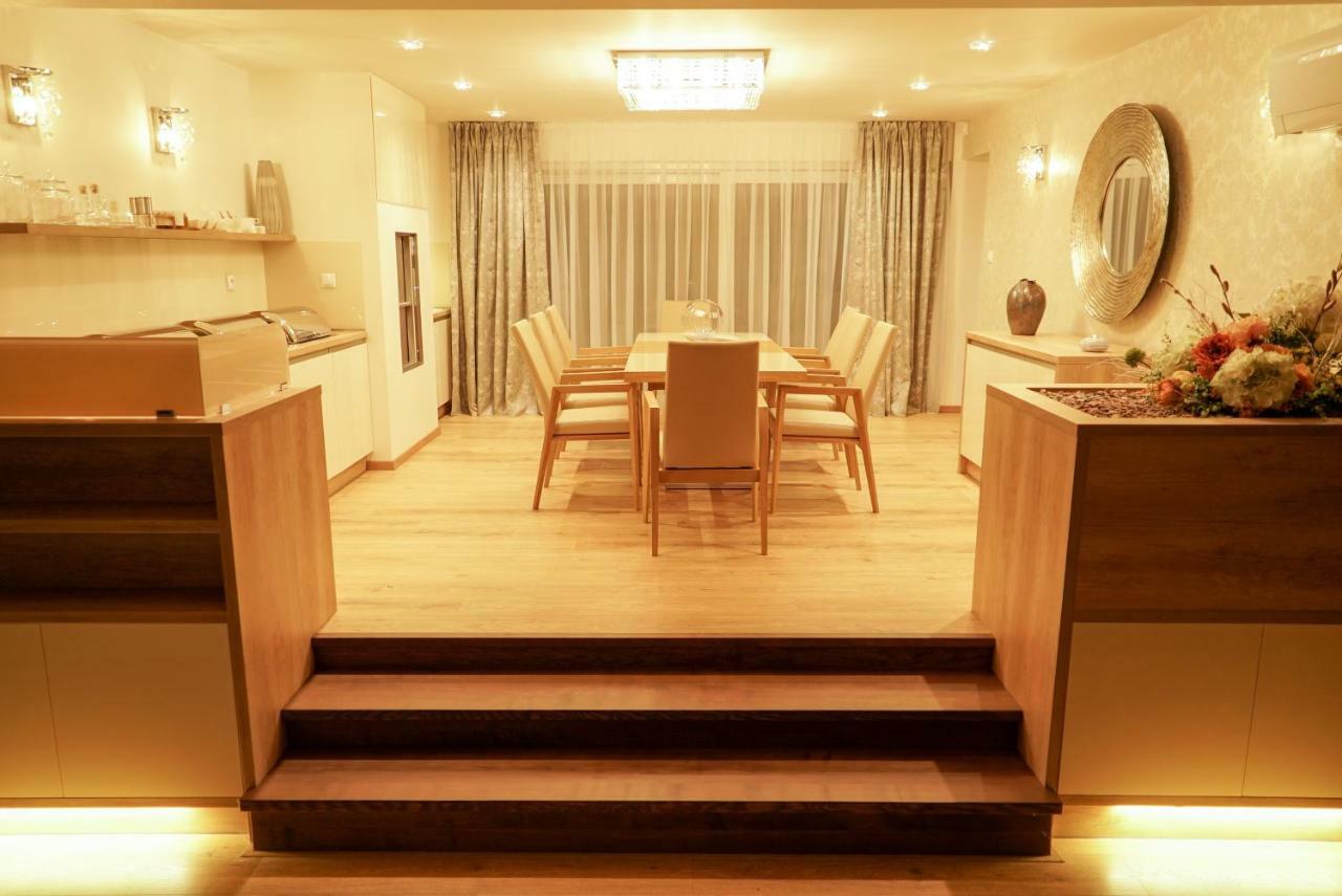 Luxury Villa Moravany nad Váhom エクステリア 写真