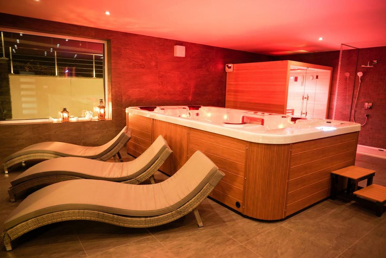 Luxury Villa Moravany nad Váhom エクステリア 写真